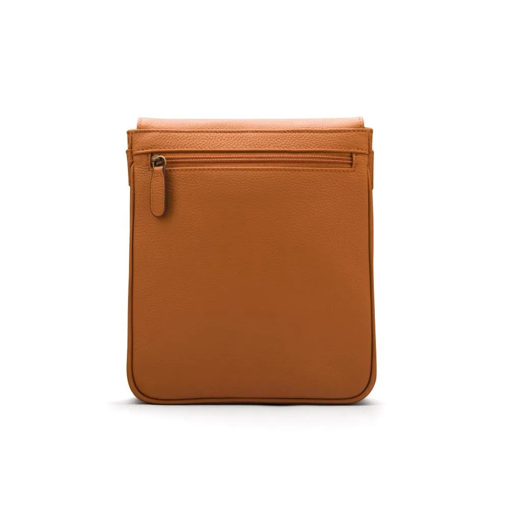 A4 Portrait Medium Leather Messenger Bag - Tan Pebble Grain