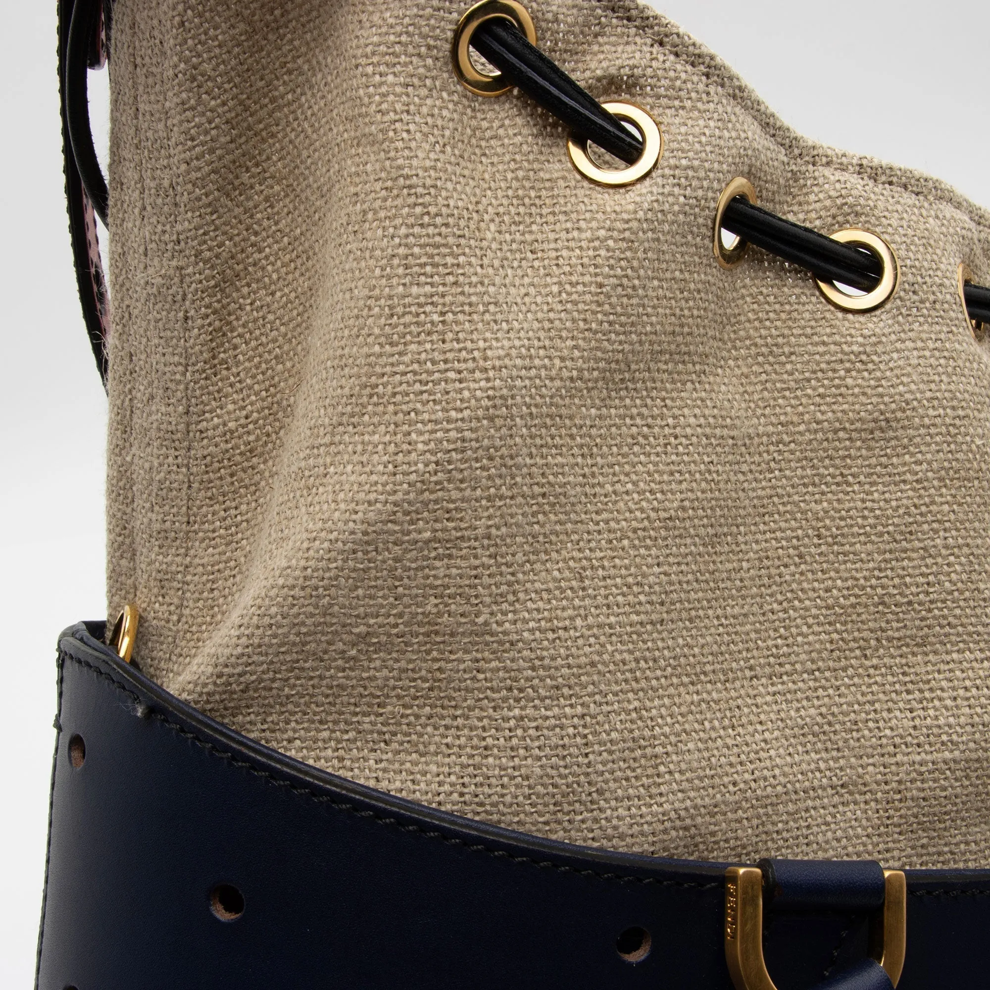 Fendi Perforated Leather B Fab Medium Tote (SHF-9CEMrX)
