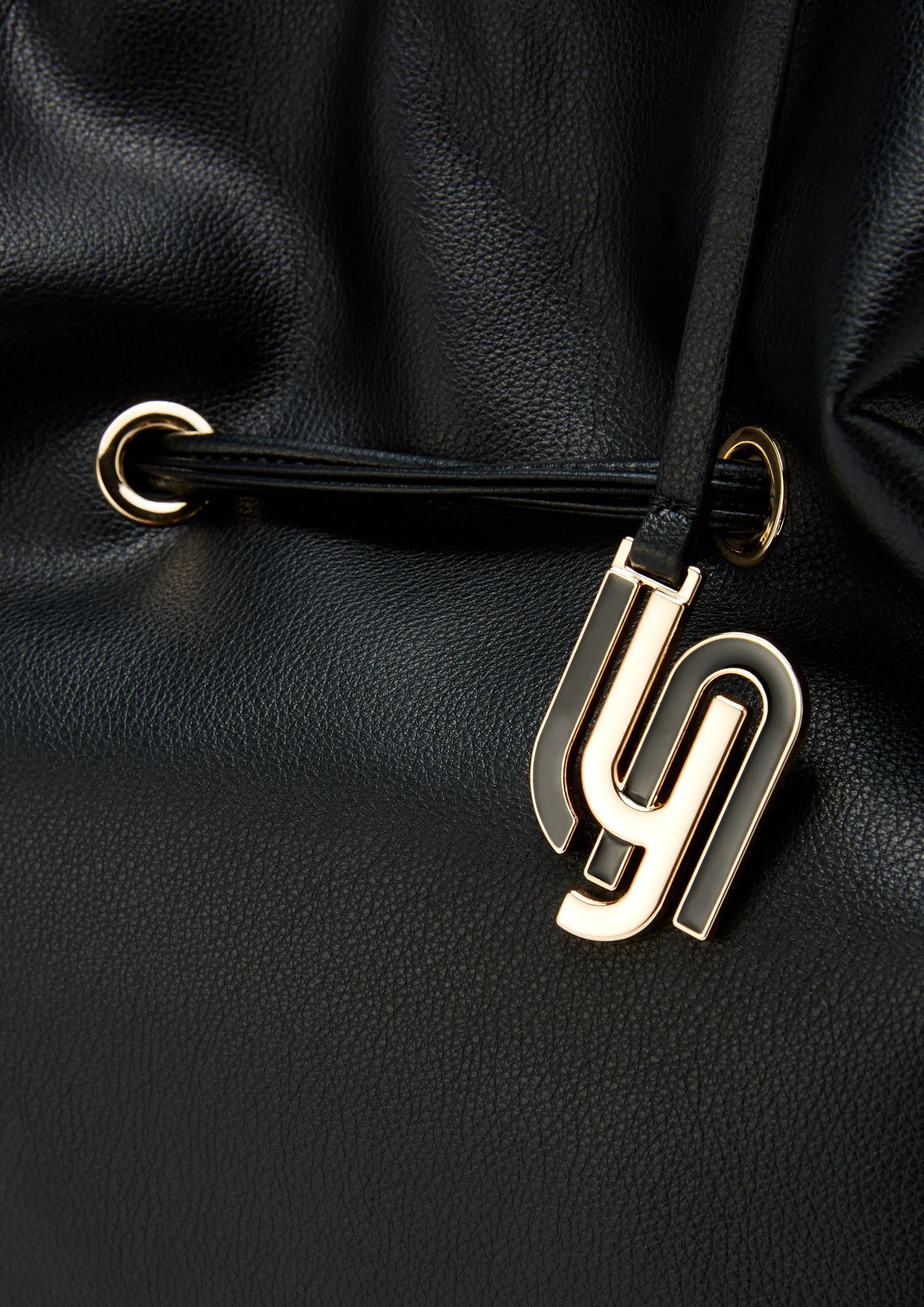 Olympia Infinite Xl Bucket Bag Black