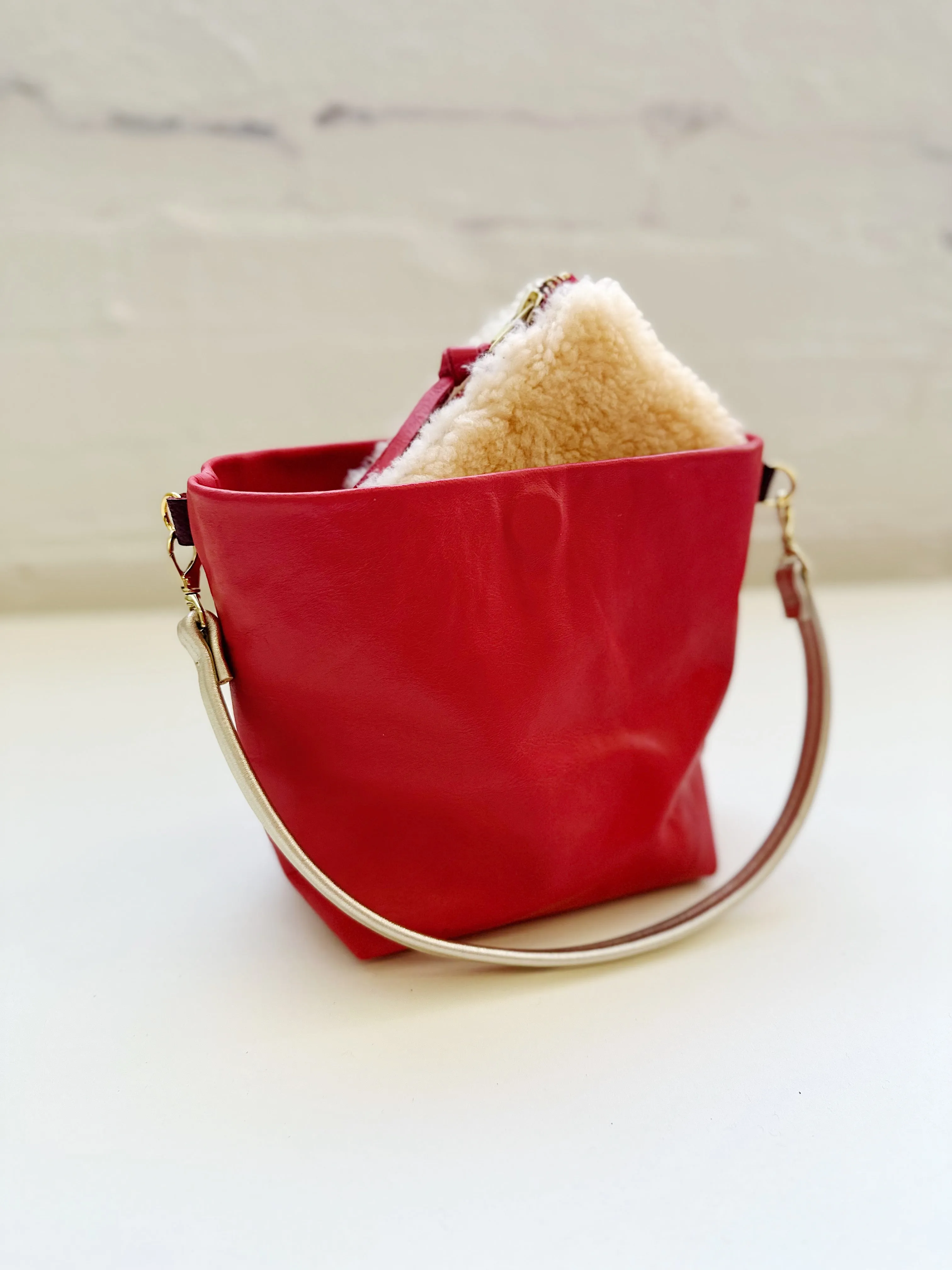 Vixen Red/Metallic Gold Party Bucket